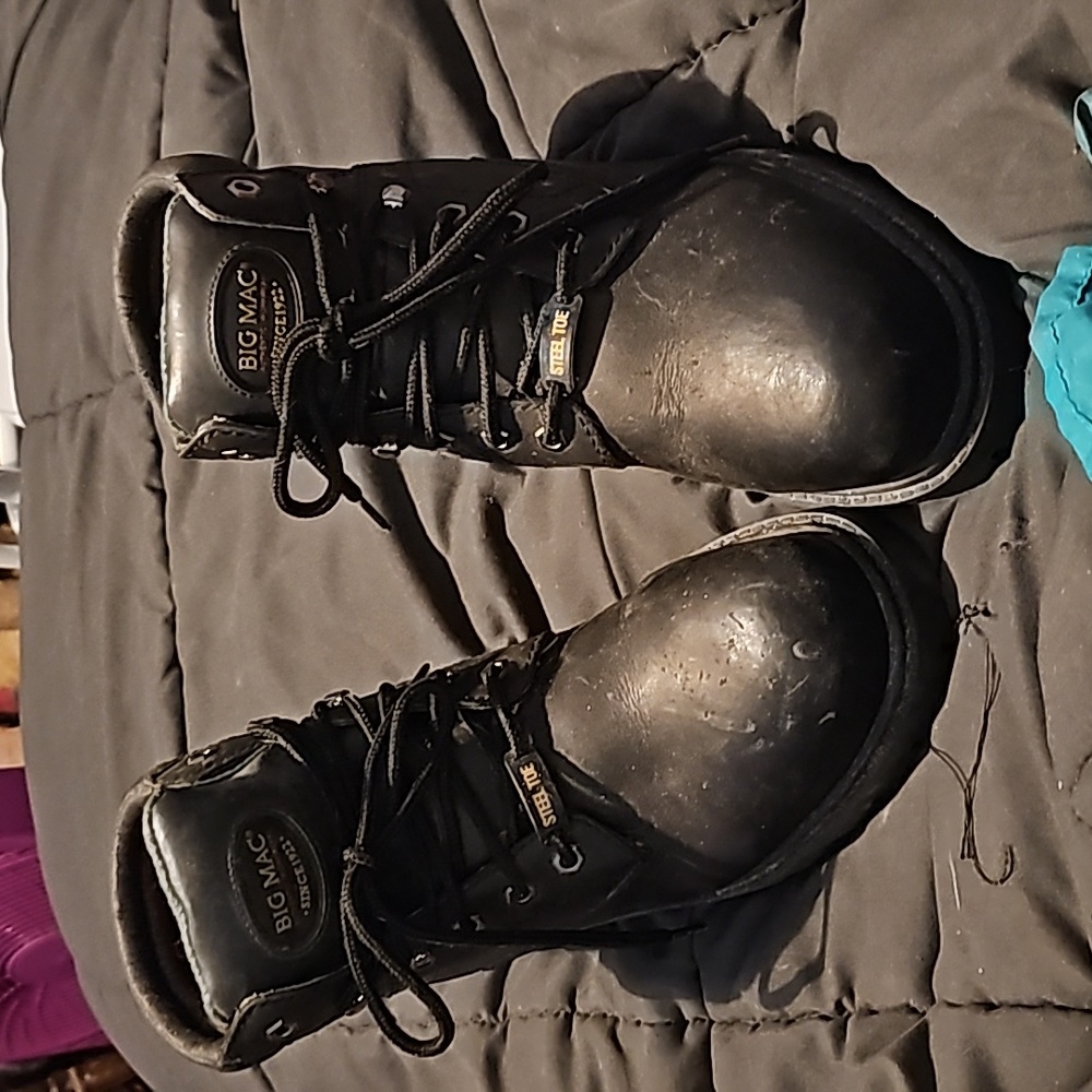 !!.          Mens 8M boots